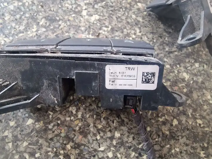 Peugeot Boxer (2007 - 2014) 61806390G Кнопки на рулевом колесе — фото 2