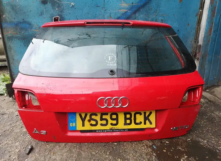Audi A3/S3 8P (2008 - 2013) Крышка багажника — фото 1