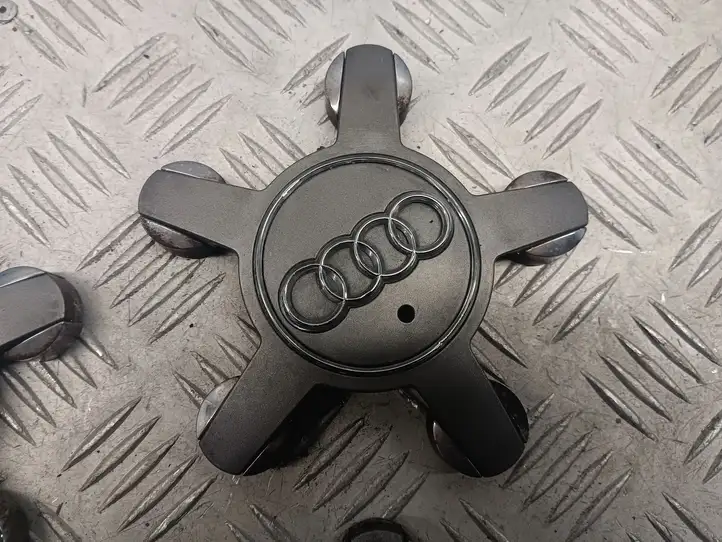 Audi A6 C7 (2011 - 2014) 4F0601165N Колпачек колесных болтов — фото 6