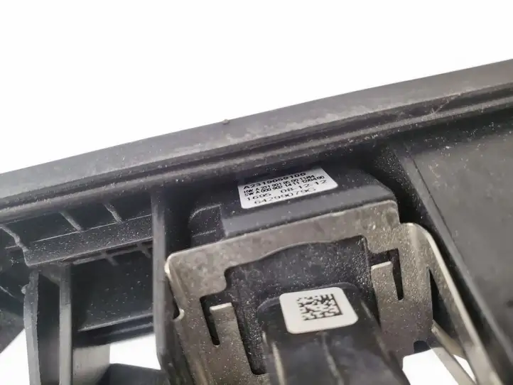 Mercedes-Benz GL X166 (2013 - 2019) A2319059100 Ручка багажника с камерой — фото 6