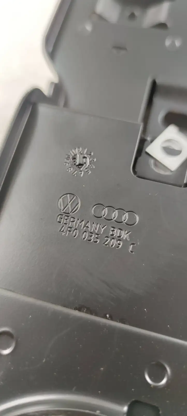 Audi A4 S4 B8 8K (2007 - 2011) 4F0035209C Кронштейн GPS-навигатора — фото 5