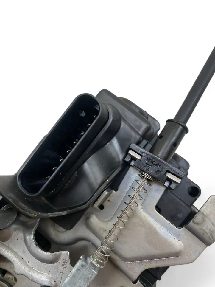 Volvo XC90 (2014 - 2019) 31349898 Замок передней двери — фото 9