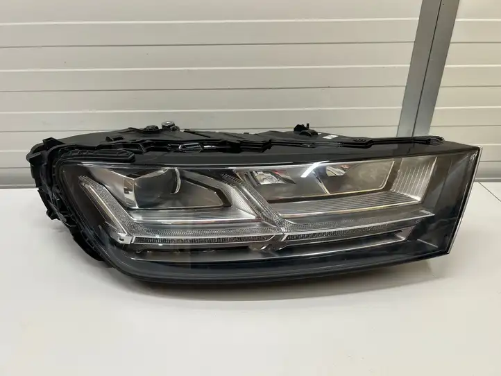 Audi Q7 4M (2015 - ) 4M0941034B Передняя фара — фото 1