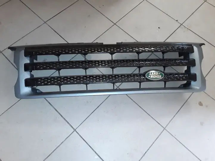 Land Rover Range Rover Sport L320 (2005 - 2009) 7H328138ABW Верхняя решетка радиатора — фото 1
