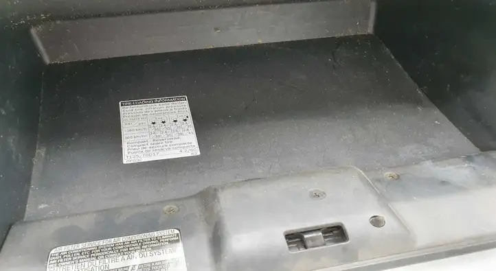 Toyota Corolla Verso E121 (2004 - 2007) 55510F010 Рамка бардачка — фото 2