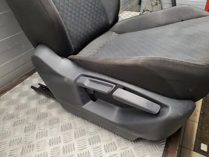Volkswagen Tiguan Allspace (2017 - ) 80A881106C Переднее сиденье пассажира — фото 12