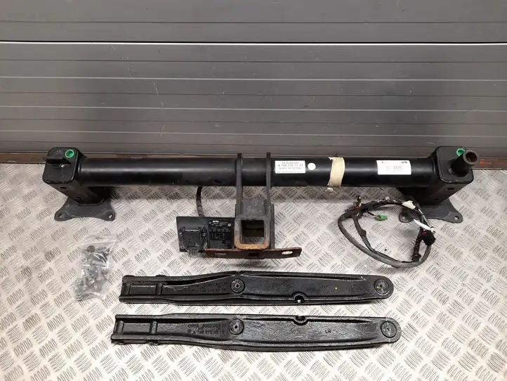Mercedes-Benz GL X166 (2013 - 2019) A1663101137 Комплект буксировочного крюка — фото 1