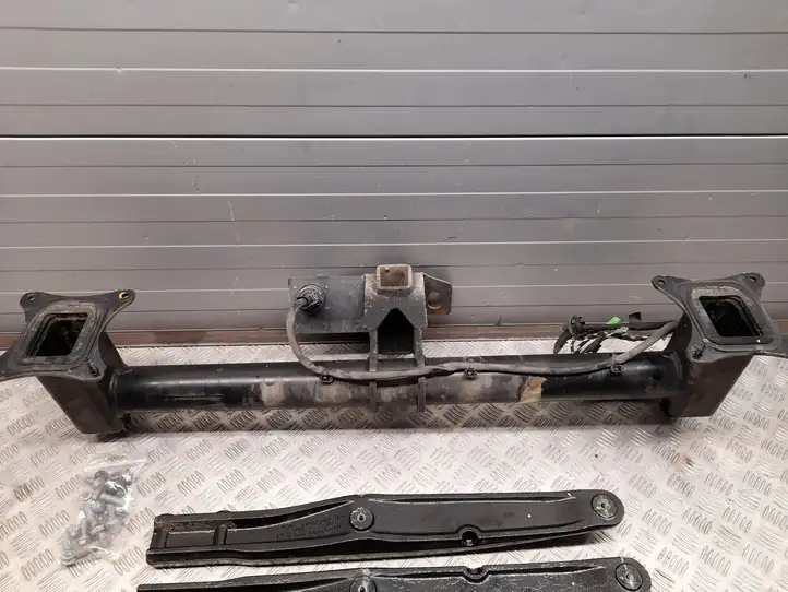 Mercedes-Benz GL X166 (2013 - 2019) A1663101137 Комплект буксировочного крюка — фото 3