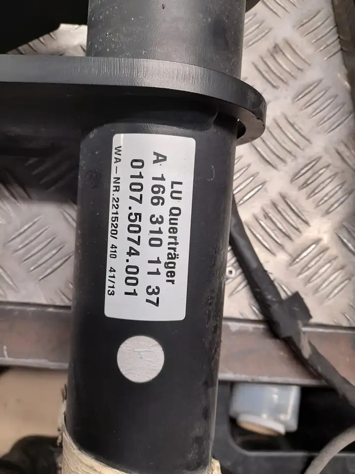 Mercedes-Benz GL X166 (2013 - 2019) A1663101137 Комплект буксировочного крюка — фото 12