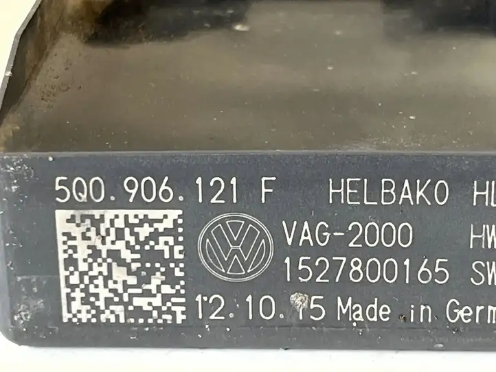 Skoda Superb B8 (3V) (2015 - 2023) 5q0906121f Блок управления топливным насосом — фото 2