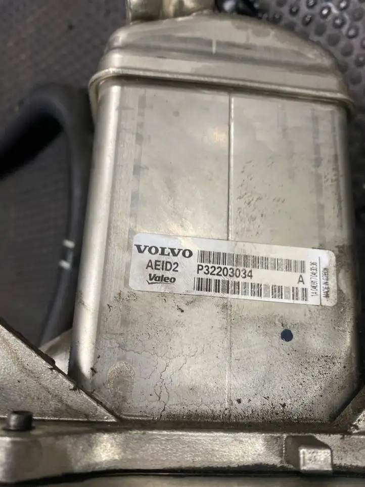 Volvo XC60 (2017 - ) 31439464 Охладитель клапана EGR — фото 8