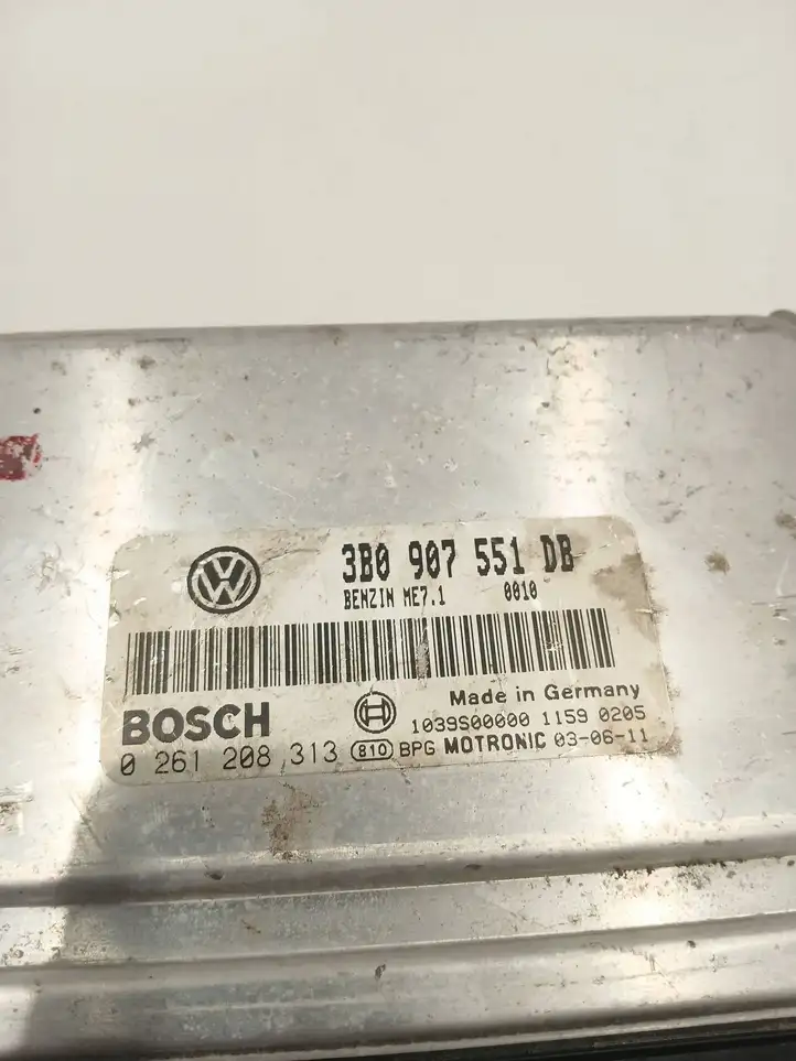 Volkswagen PASSAT B5.5 (2001 - 2005) 3B0907551DB Блок управления двигателем (ЭБУ) — фото 4