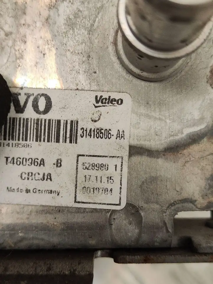 Volvo V60 (2013 - 2018) 31418506AA Охладитель электродвигателя — фото 5