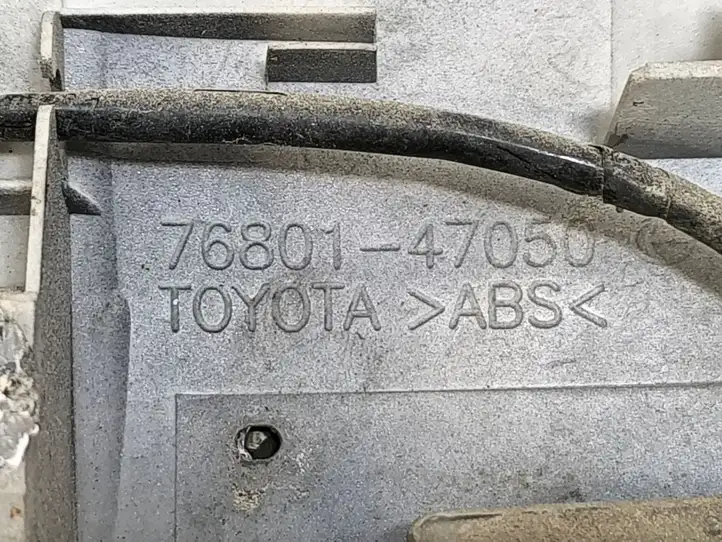 Toyota Prius (XW20) (2003 - 2009) 7680147050 Подсветка номера — фото 9
