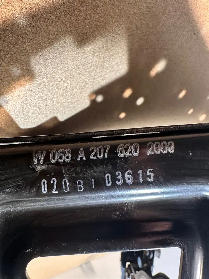 Mercedes-Benz E C207 W207 (2009 - 2017) A2076202000 Боковая панель радиатора — фото 5