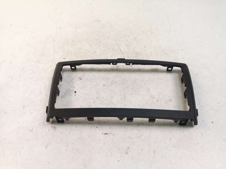 0519005210 Toyota Avensis T270 Kita panelės detalė