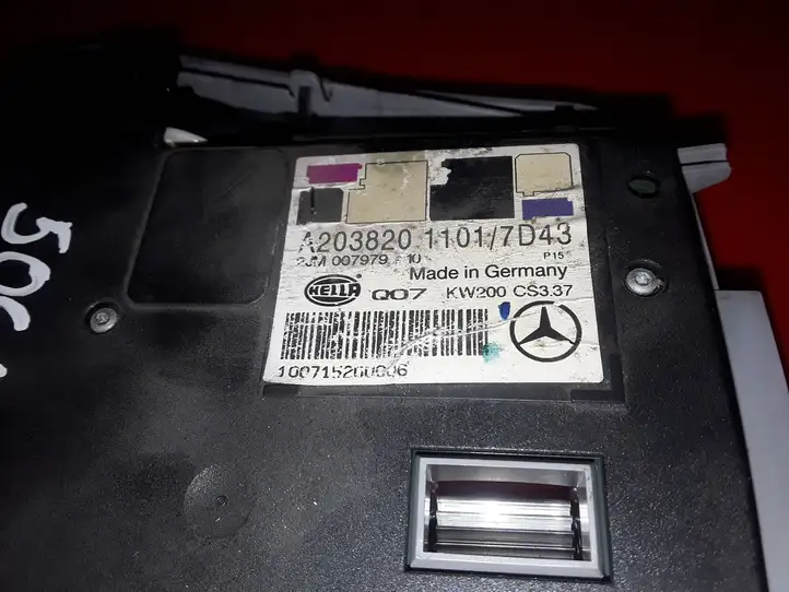 Mercedes-Benz C W203 (2000 - 2007) A2038201101 Передняя подсветка — фото 3