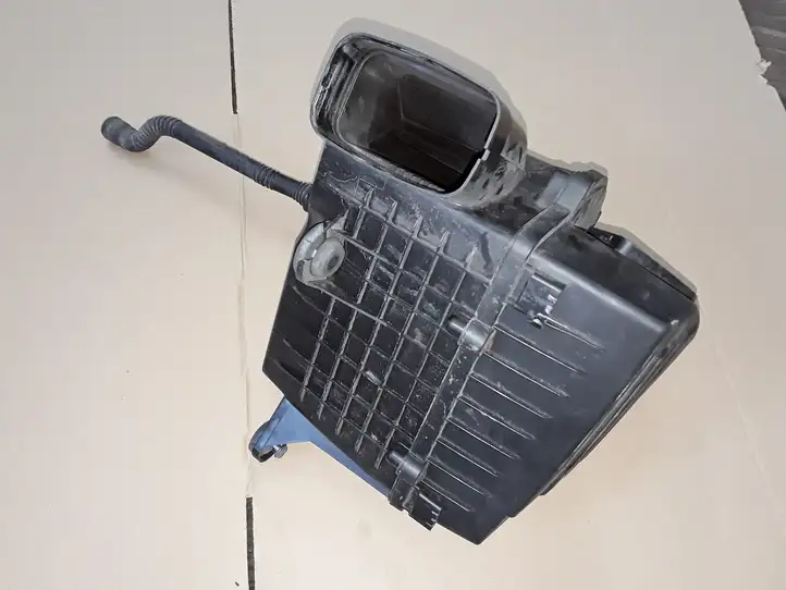 Seat Toledo IV (NH) (2011 - ) 6R0129601C Корпус воздушного фильтра — фото 3