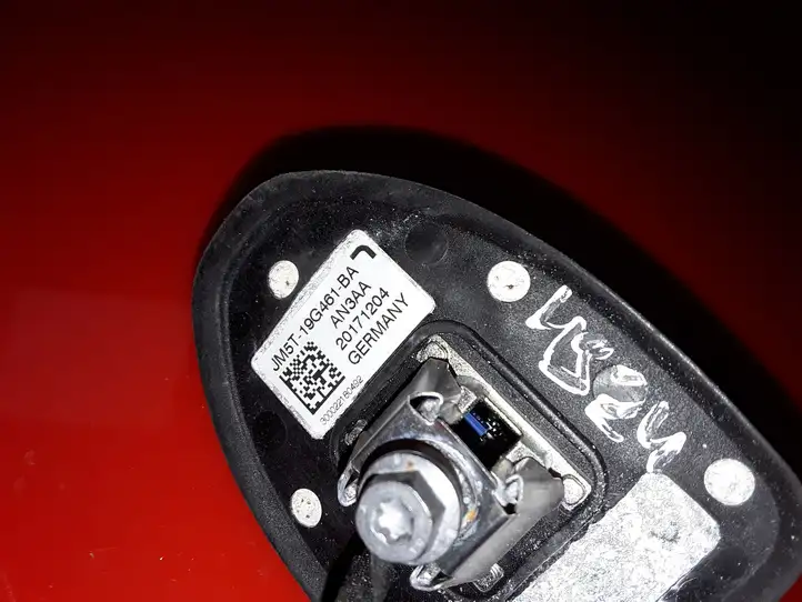 Ford Focus (2015 - 2019) JM5T19G461BA GPS антенна — фото 3