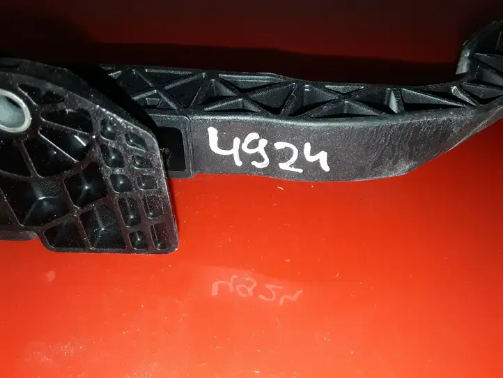 Ford Focus (2015 - 2019) EV619F836BA Педаль акселератора — фото 2