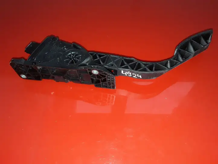 Ford Focus (2015 - 2019) EV619F836BA Педаль акселератора — фото 3