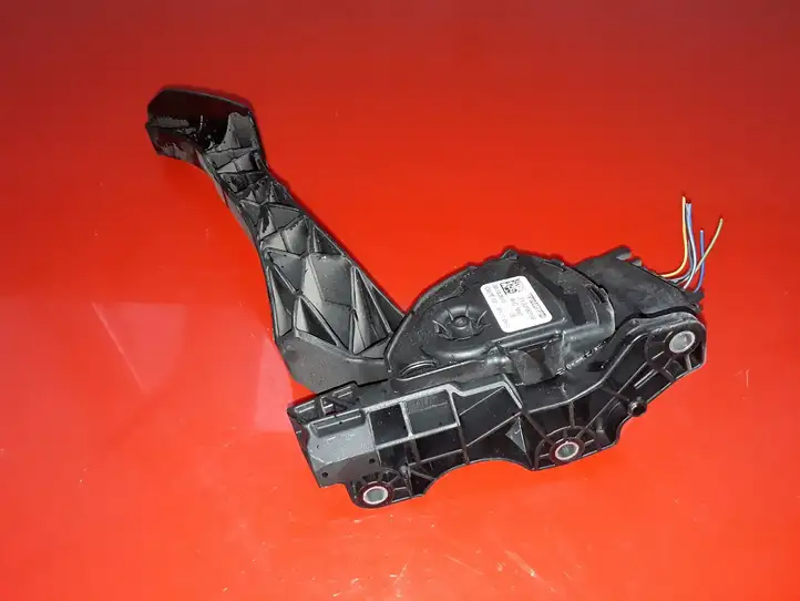 Volvo S60 (2010 - 2013) 31329059 Педаль акселератора — фото 3