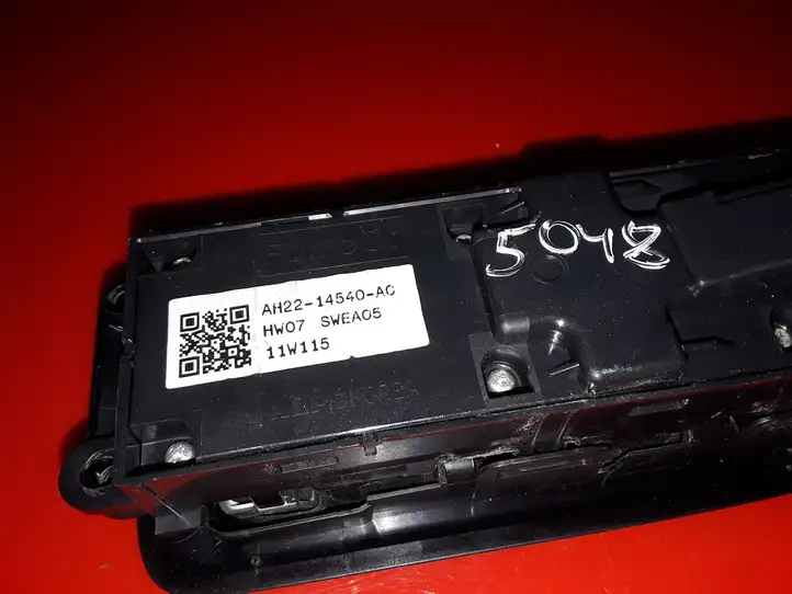 Land Rover Range Rover Sport L494 (2009 - 2013) AH2214540AC Блок кнопок стеклоподъемников — фото 2