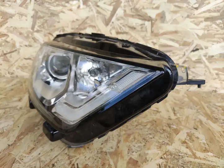 Ford Ecosport (2018 - ) Передняя фара — фото 7