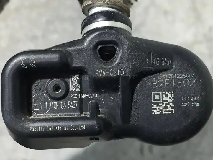 Toyota Yaris (2014 - 2019) 10R035437 Датчик давления шин — фото 2