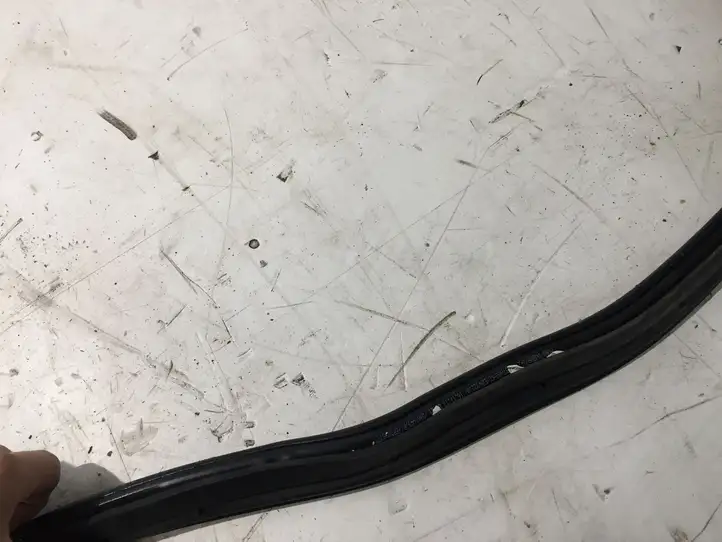 Ford Transit Custom (2014 - ) Уплотнитель багажной двери (кузов) — фото 3