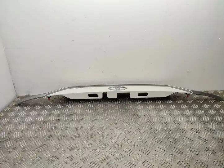 Toyota RAV 4 (XA50) (2018 - ) 7680142240 Подсветка номера — фото 17