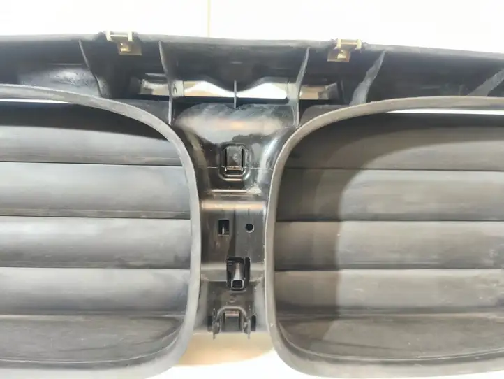 BMW 7 F01 (2008 - 2016) 718729021 Облицовка радиатора — фото 5