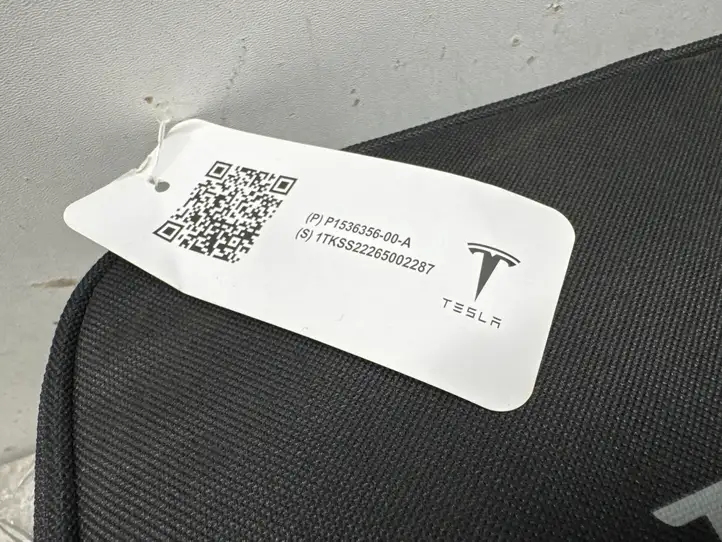 Tesla Model Y (2019 - 2024) 153635600A Съемный буксировочный крюк — фото 3