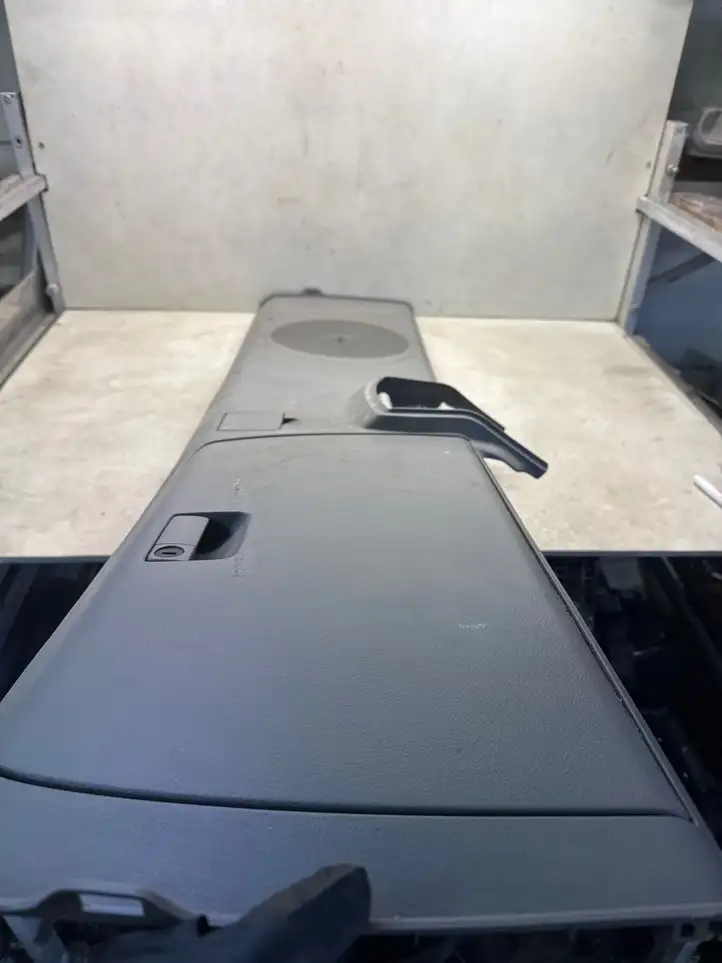 Nissan 350Z (2001 - 2009) 84909CD000 Прочие детали салона — фото 1