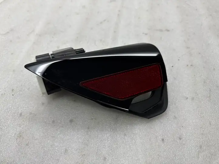Tesla Model Y (2019 - 2024) 150551400D Крышка зарядного разъема — фото 1