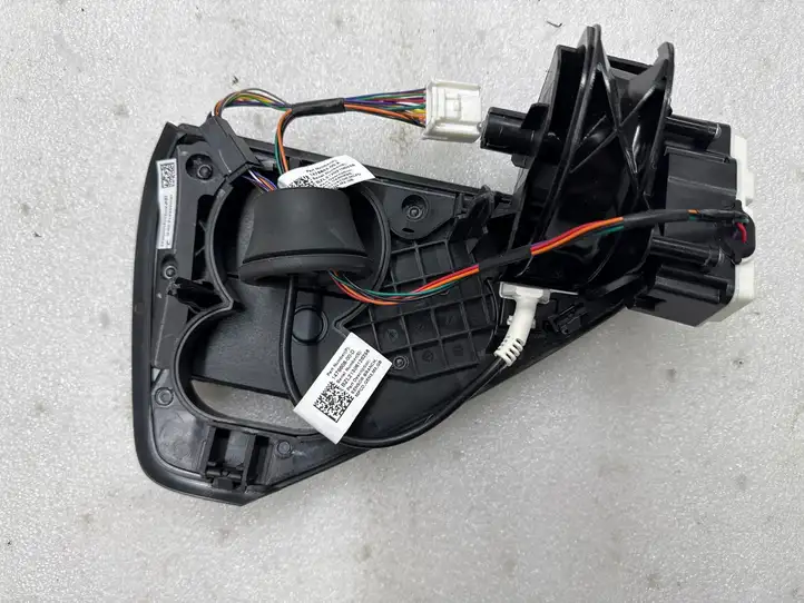 Tesla Model Y (2019 - 2024) 150551400D Крышка зарядного разъема — фото 10