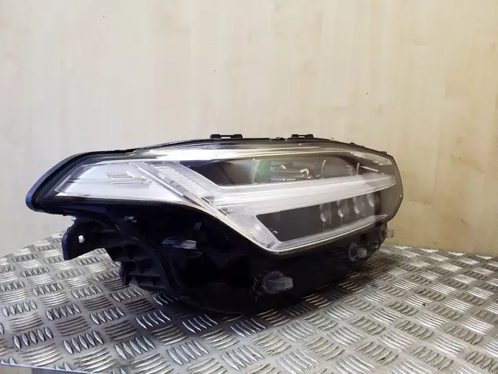 Volvo XC90 (2019 - ) 32228305 Передняя фара — фото 4