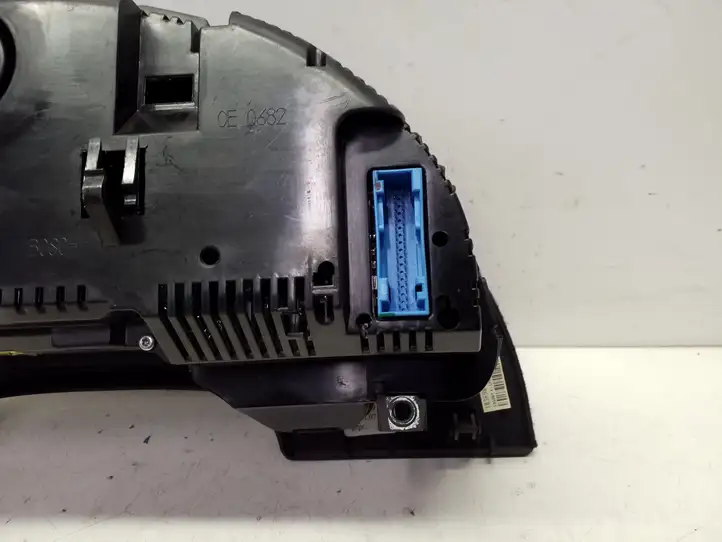 Audi A4 S4 B8 8K (2007 - 2011) 8H0920951E Спидометр — фото 6