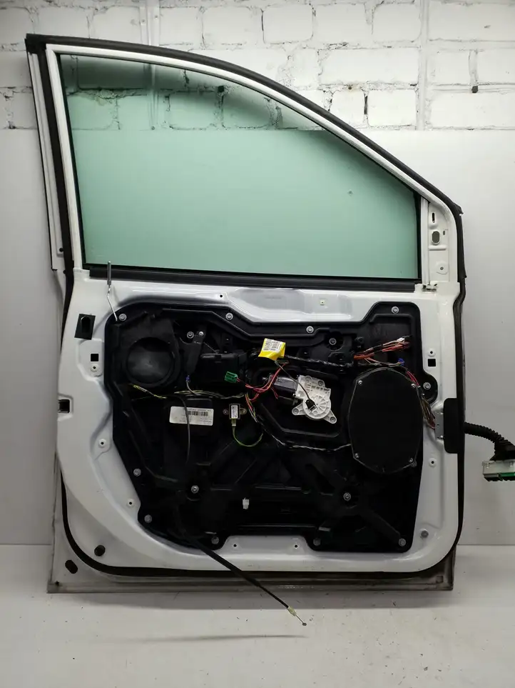 Chrysler Town & Country V (2010 - 2016) Дверь — фото 9