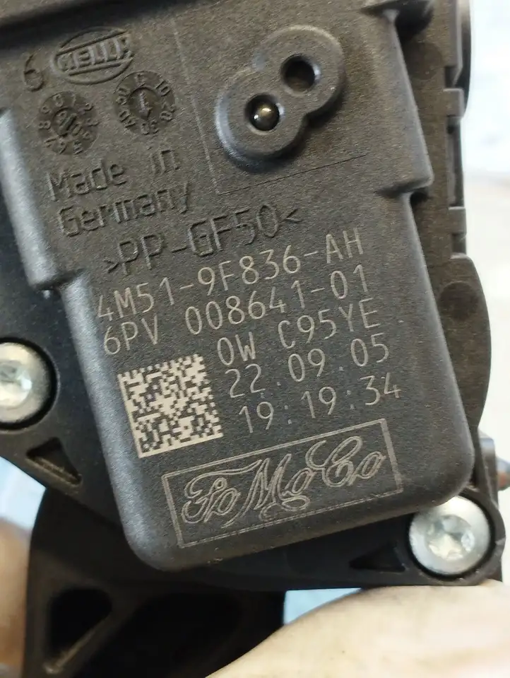 Ford Focus (2005 - 2008) 4M519F836AH Педаль акселератора — фото 4