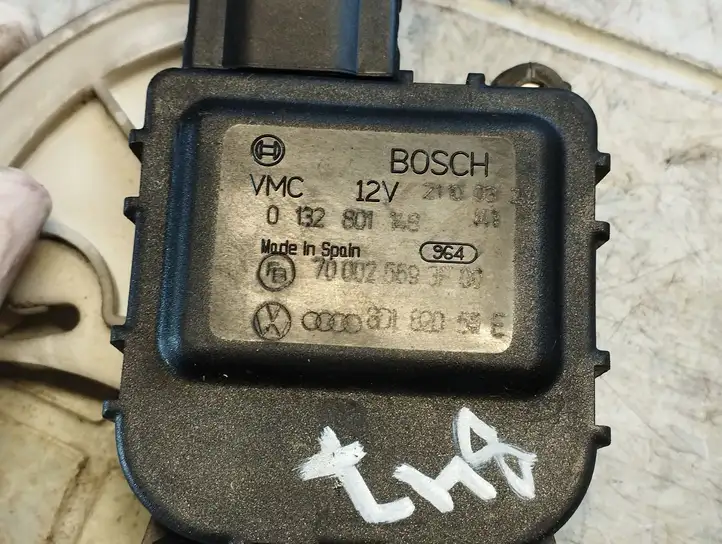 Volkswagen PASSAT B5.5 (2001 - 2005) 0132801148 Двигатель задвижки потока воздуха — фото 3