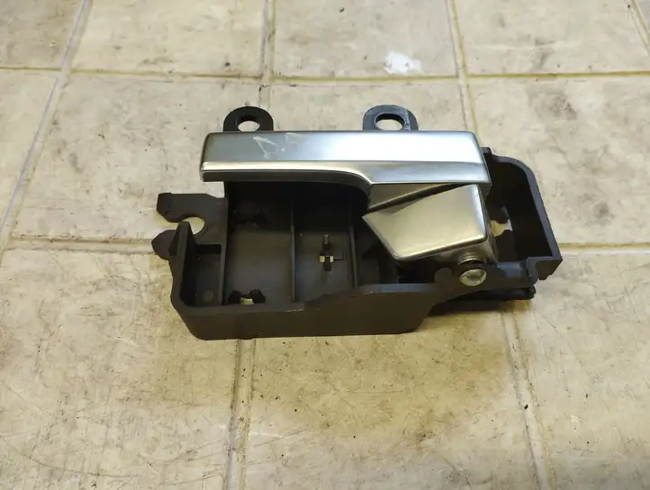 Ford Focus (2005 - 2008) 3M51R22601BB Внутренняя ручка двери — фото 1