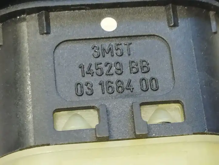Ford Focus (2005 - 2008) 3M5T14529BB Кнопка стеклоподъемников — фото 3