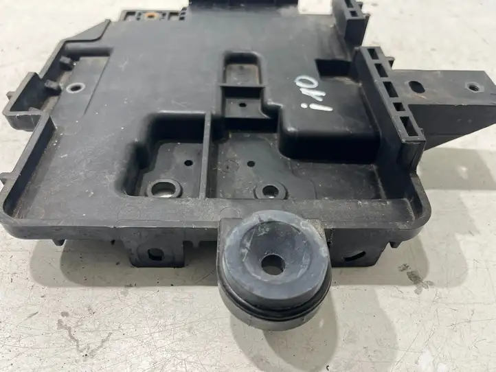 Hyundai i10 (2013 - 2016) 37150B9100 Ящик аккумулятора — фото 3
