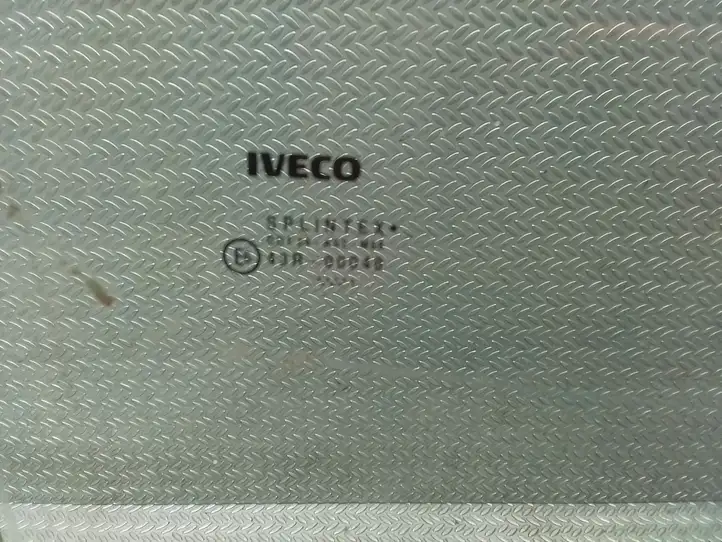 Iveco Daily Daily 35 - 40.10 (2001 - 2016) DOT24AS2M68 Стекло передней двери — фото 2