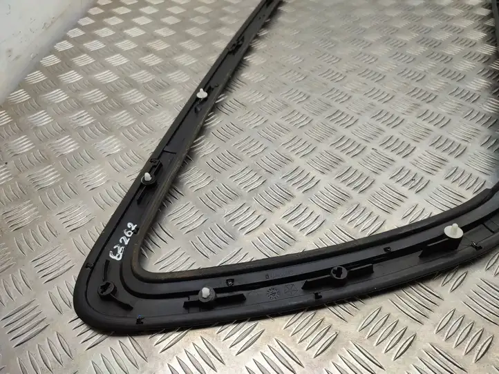 Chrysler Pacifica (2016 - ) 68227297AD Накладка стекла задней двери — фото 13