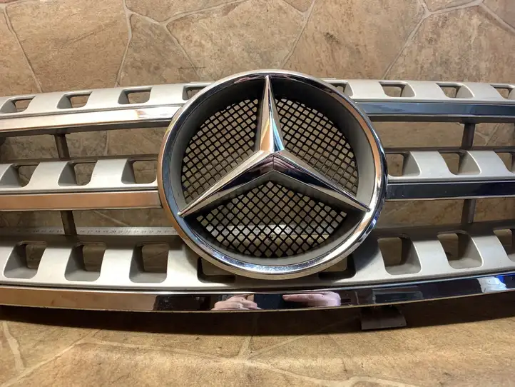 Mercedes-Benz ML W164 (2005 - 2011) A1648880123 Передняя решетка — фото 5