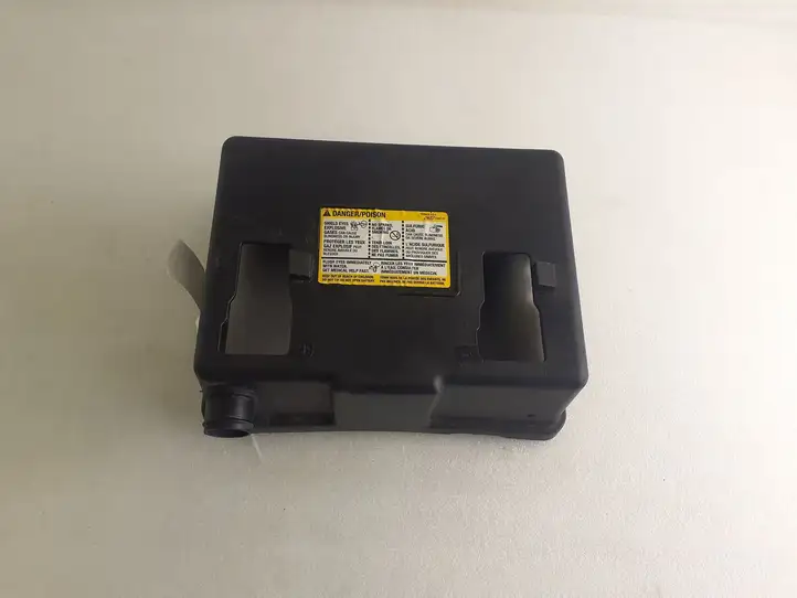 Hummer H3 (2005 - 2010) 15087141 Крышка ящика аккумулятора — фото 5