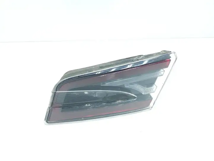 Tesla Model S (2016 - 2021) 600592400D Задний фонарь в крышке багажника — фото 4