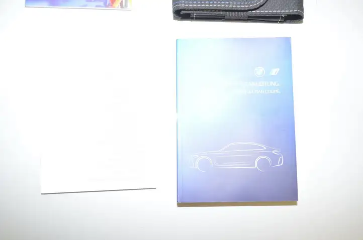 BMW i4 (2021 - ) 01405A88A73 Сервисная книжка — фото 3